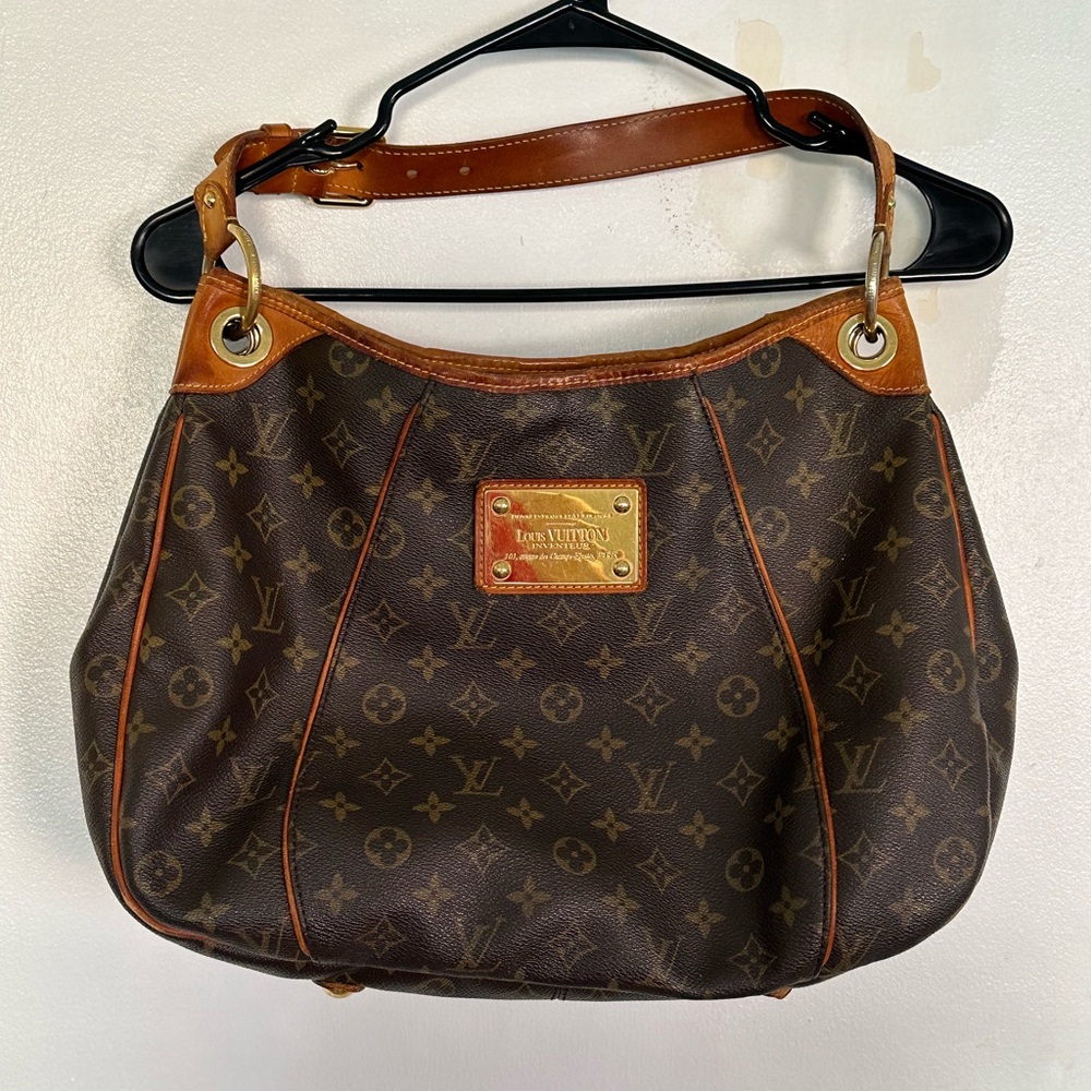 Louis Vuitton Monogram Galleria PM